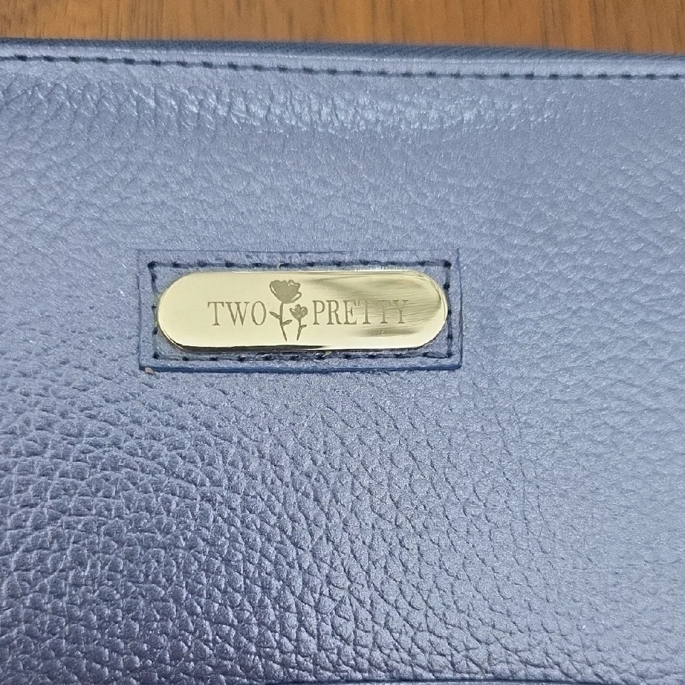 NWT Two Pretty Periwinkle Blue Leather Zip Around Wallet Handcrafted NWT